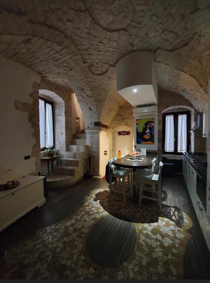 L'Angolo Di Gaudi, Casa Mila Bed & Breakfast Putignano Dış mekan fotoğraf